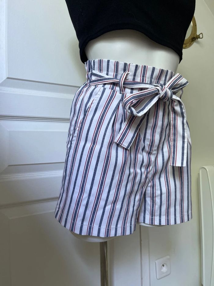 Short à rayures - photo numéro 4