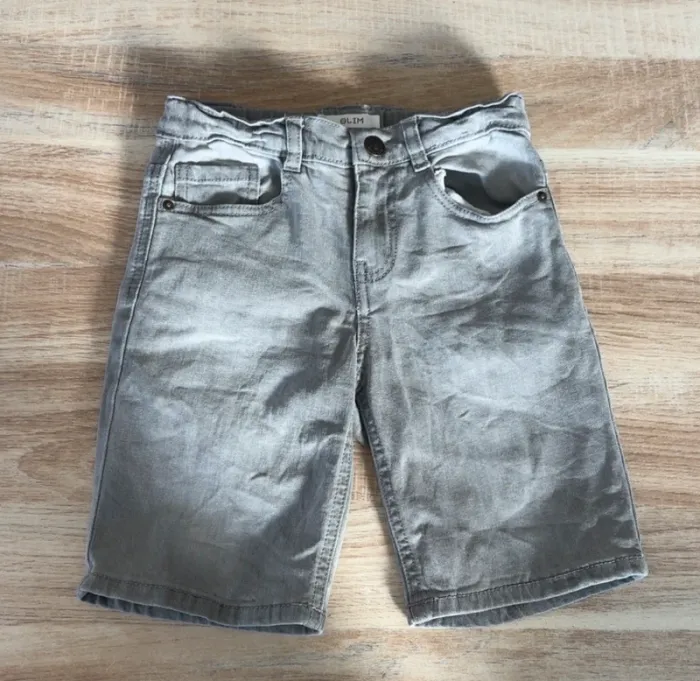 2 shorts 8 ans - photo numéro 4