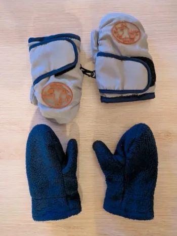 2 paires de moufles bébé
