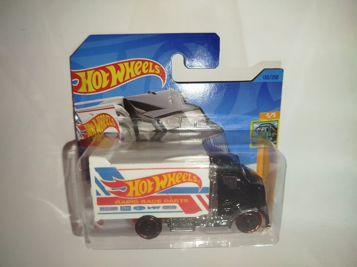 Hot Wheels Hiway Hauler 2 2023