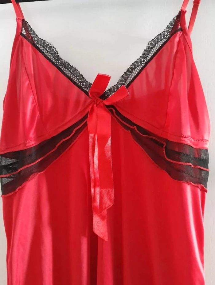 Nuisette Rouge et noire, taille 38/40 - photo numéro 2