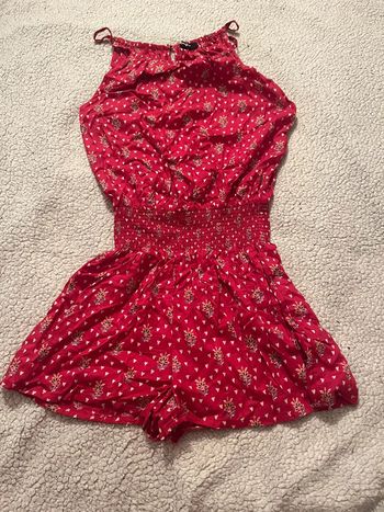 Très belle combinaison short à bretelle femme Jennyfer