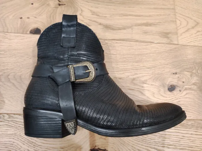 Boots/ bottines noires en cuir - 39 - très bon état - photo numéro 7