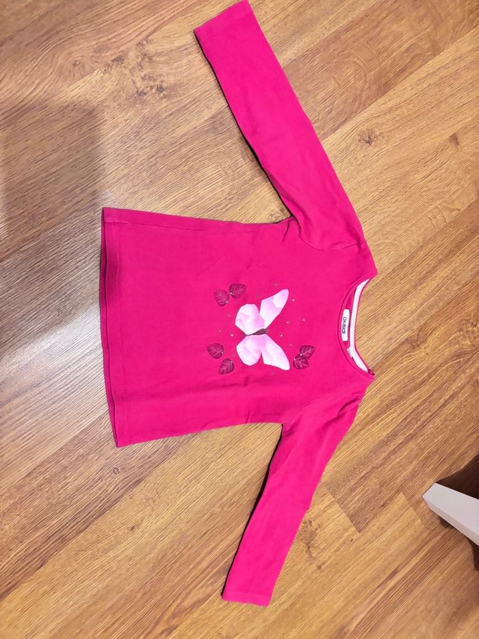 Joli teeshirt manche longue papillon fille okaidi 2 ans