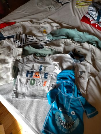 Lot vêtements bébé