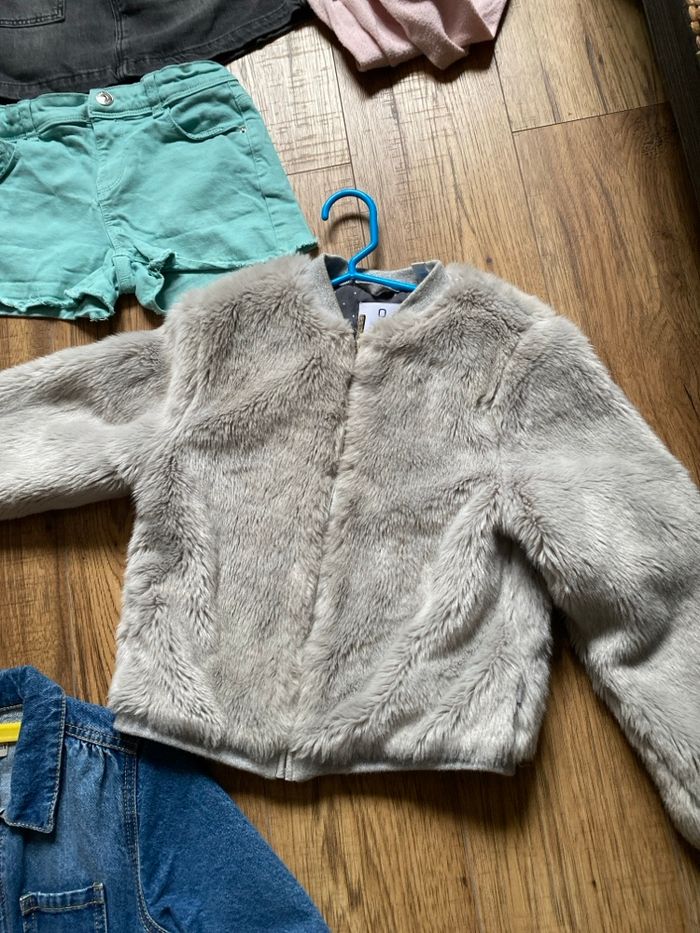 Lot de vêtements fille 9 ans - photo numéro 4