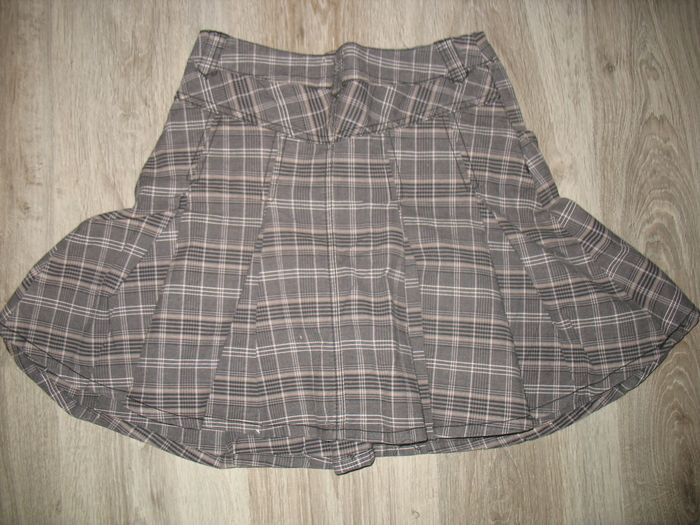 JUPE COURTE ÉCOSSAISE GRISE ET ROSE FILLE "H&M" - 16 ANS - n°01 - photo numéro 5