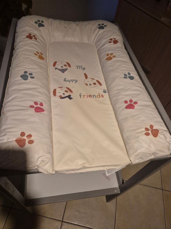 Table a langer avec matelas et protection - photo numéro 3