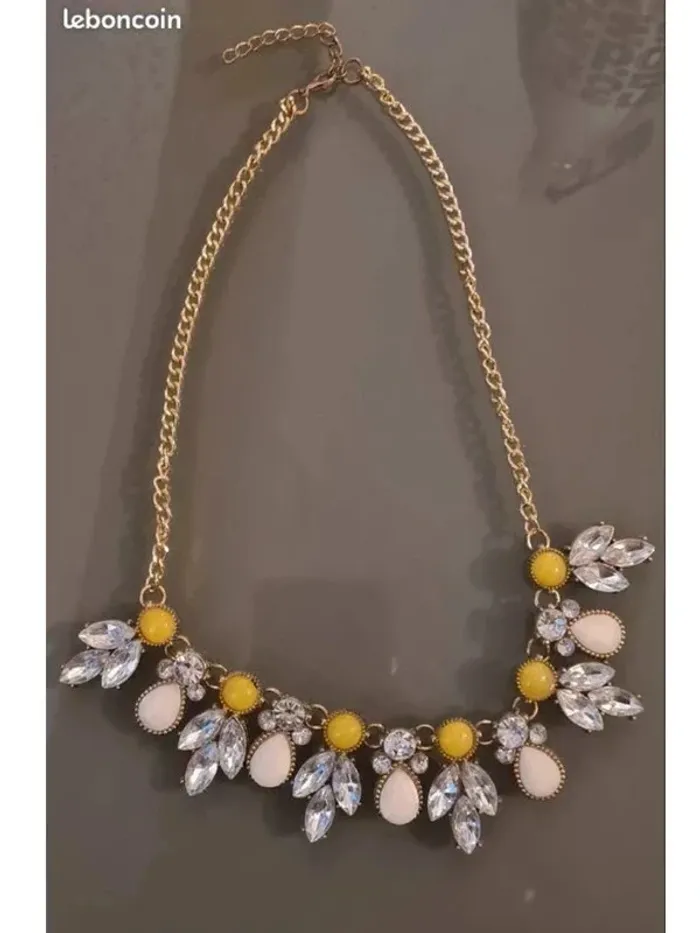 Collier femme. doré. 45 cm Neuf sans étiquette - photo numéro 2