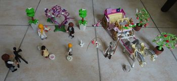Playmobil City Life Carrosse et couple de mariés 9427 + Enfants d'honneur avec Photographe 9230