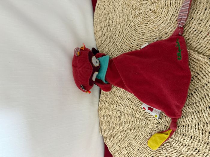 Doudou plat Lémurien Georges rouge bleu LILLIPUTIENS - photo numéro 3