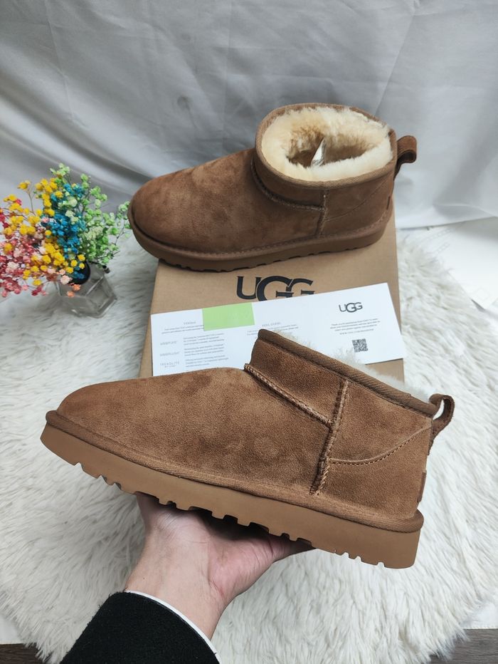 Bottes UGG Classic Ultra Mini couleur châtaigne 37 - photo numéro 3