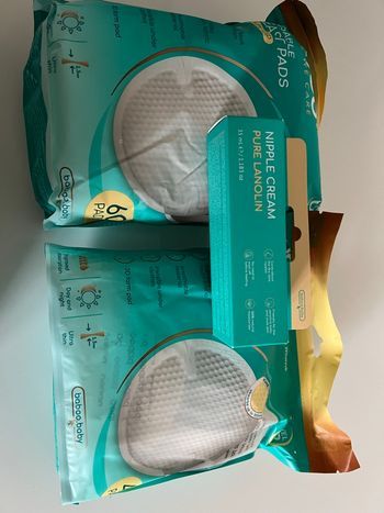 Lot de 100 coussinets d’allaitement + 1 crème pour les seins