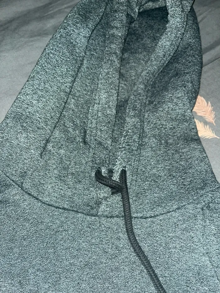Pull gris à capuche homme - photo numéro 3