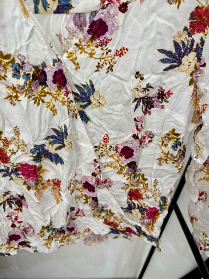 Blouse ample blanche motifs fleuris en viscose Camaïeu - Taille XL - photo numéro 3