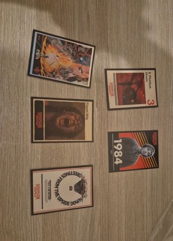 Cartes panini stranger things 