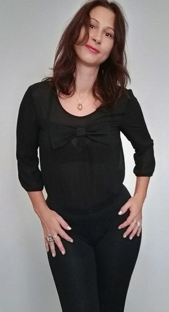 Blouse noir avec noeud