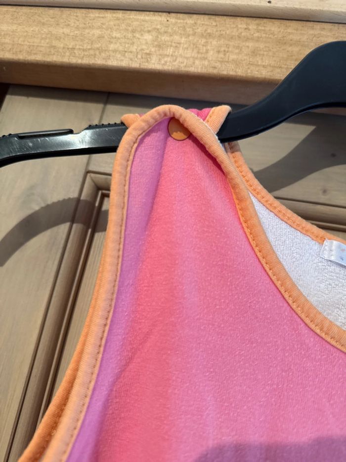 Gigoteuse rose et orange avec un lapin - photo numéro 4