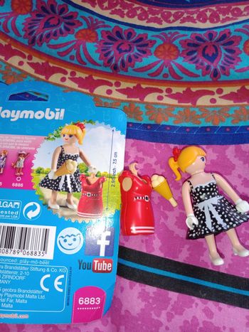 Playmobil fashion girls 6883 
Tenue rétro 
Complet