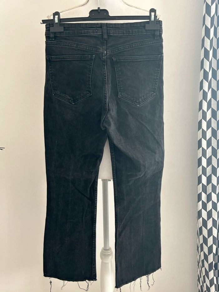 Jean taille haute Zara, bas évasé , taille 38 - photo numéro 7