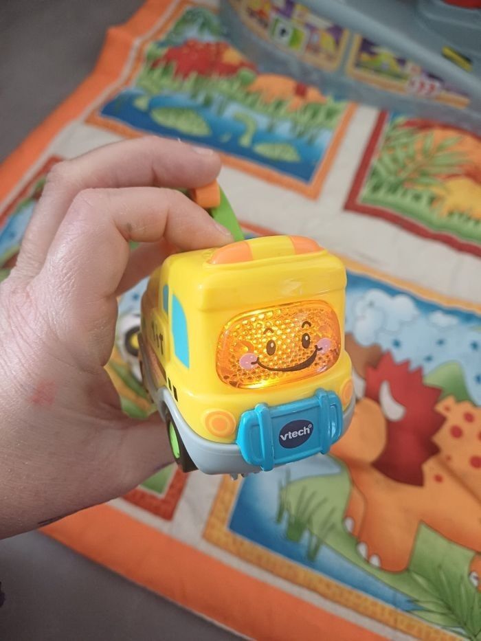 Mon premier garage interactif vtech tut tut bolides - photo numéro 4