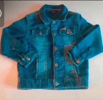 Veste en jean pour fille très bon état taille 6 ans couleur bleu