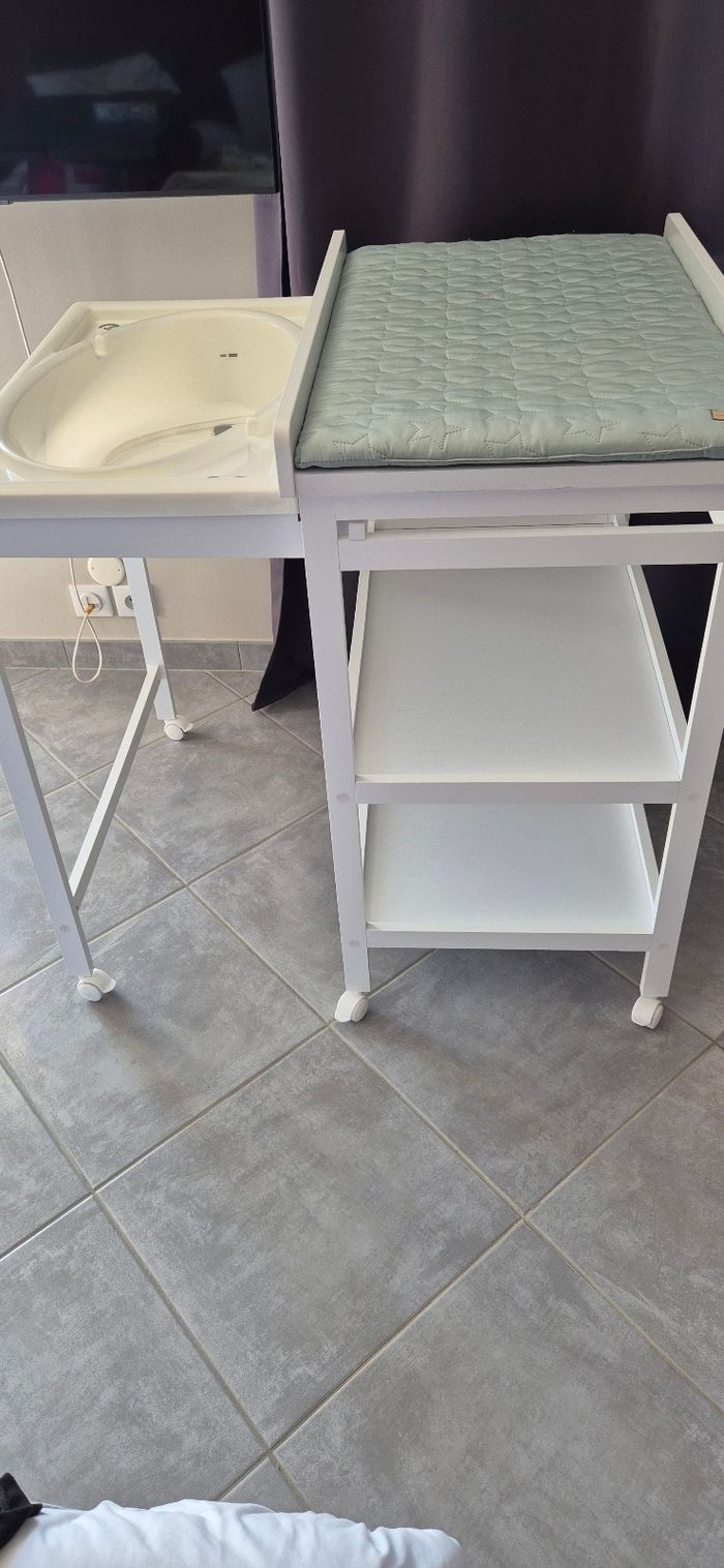 Table à langer avec baignoire - photo numéro 3
