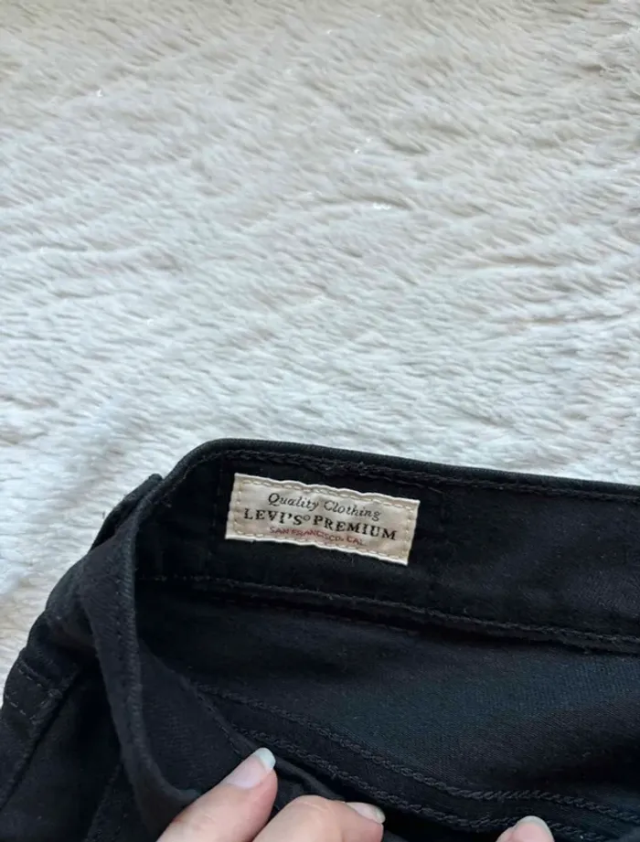 Jean Lévi’s 724 premium high rise straight droit noir taille mi haute W27 36/38 S/M parfaite état - photo numéro 9