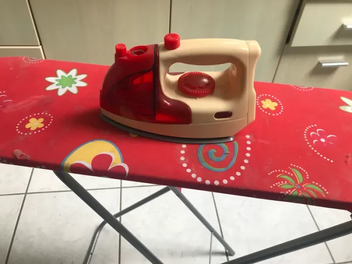 Table et fer à repasser pour enfant (pas d envoi) - photo numéro 2