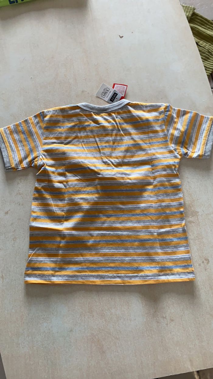 T-shirt Taille 2-3 ans - photo numéro 2