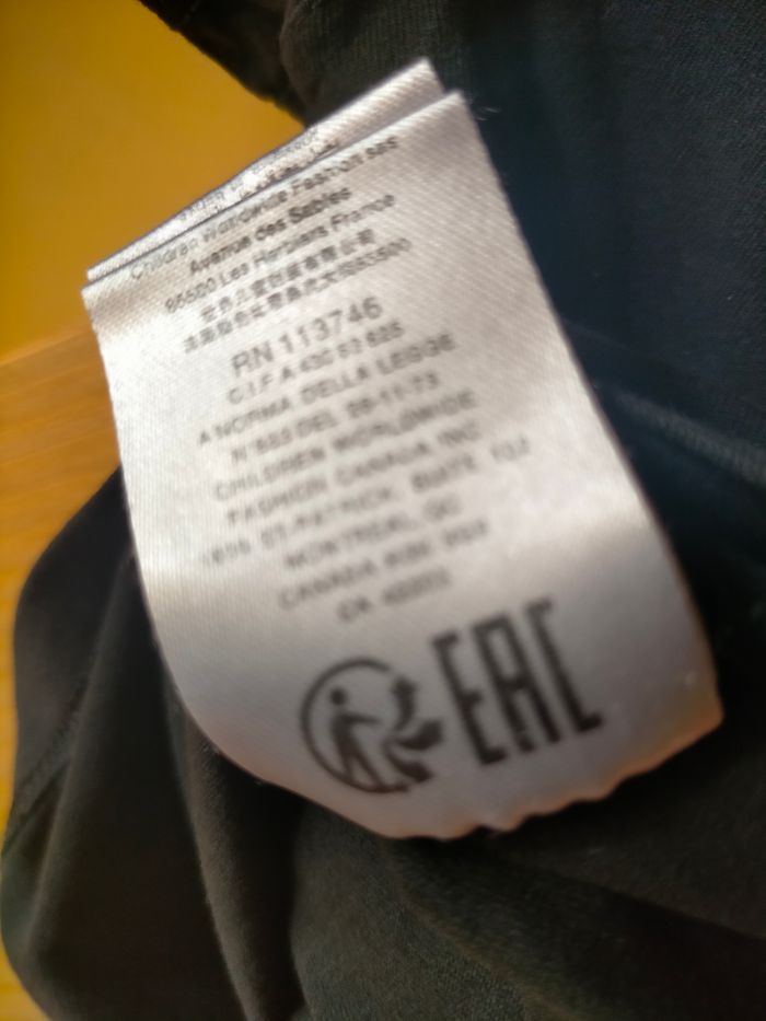 Très beau tee shirt Karl Lagerfeld 3 ans - photo numéro 4