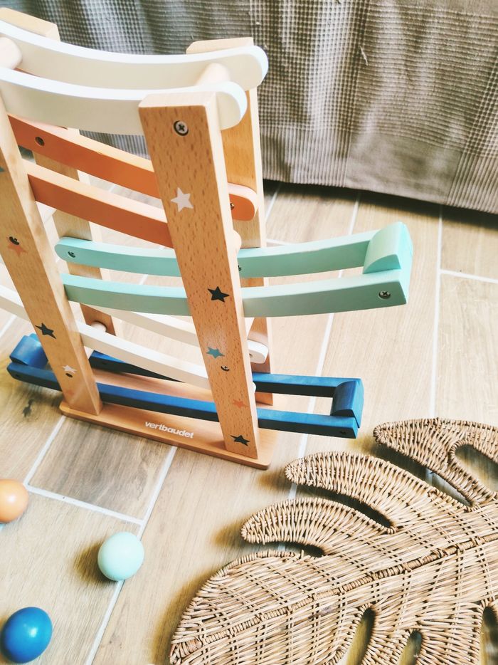 🚗Grand Toboggan/ descendeur rampe avec 4 boules en bois marque Vertbaudet - photo numéro 3