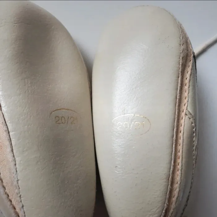 Chaussures Cuir taille 20/21 - photo numéro 2