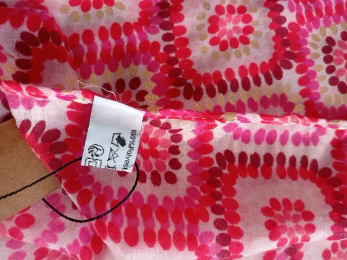 Paréo/ Foulard imprimé tons rose - photo numéro 3