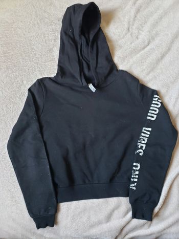 Sweat court à capuche taille 10 ans