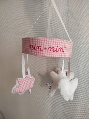 Mobile musical nin-nin rose