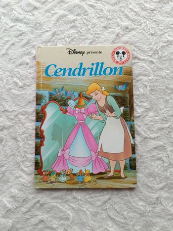 Livre Cendrillon Disney Mickey Club du livre