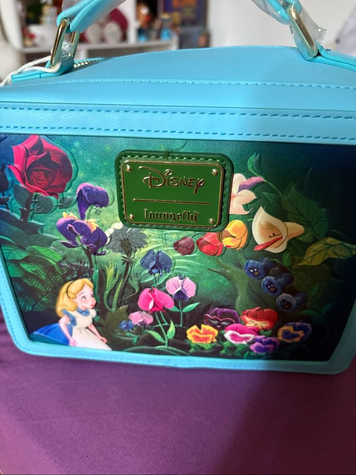 Loungefly Alice au pays des merveilles - photo numéro 3