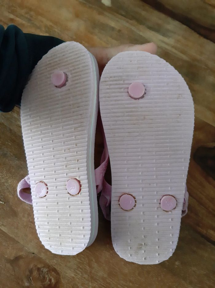 Claquettes fille taille 26 - photo numéro 2