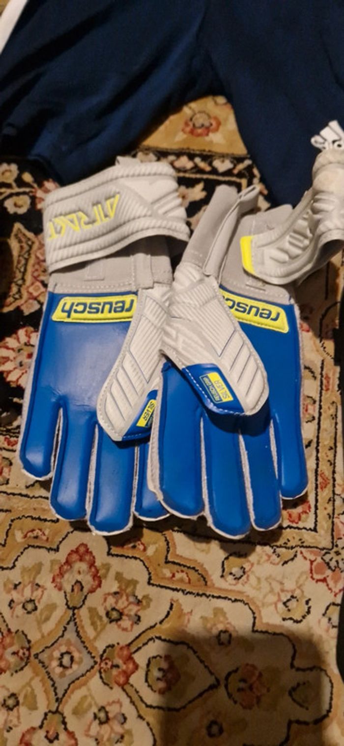 Lot football chaussures gants de garderies show tshirt - photo numéro 4