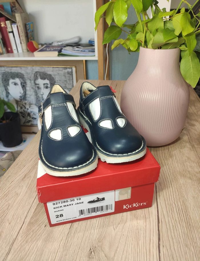 chaussures sandales cuir kickers neuves 28
Idéal pour la rentrée scolaire - photo numéro 2