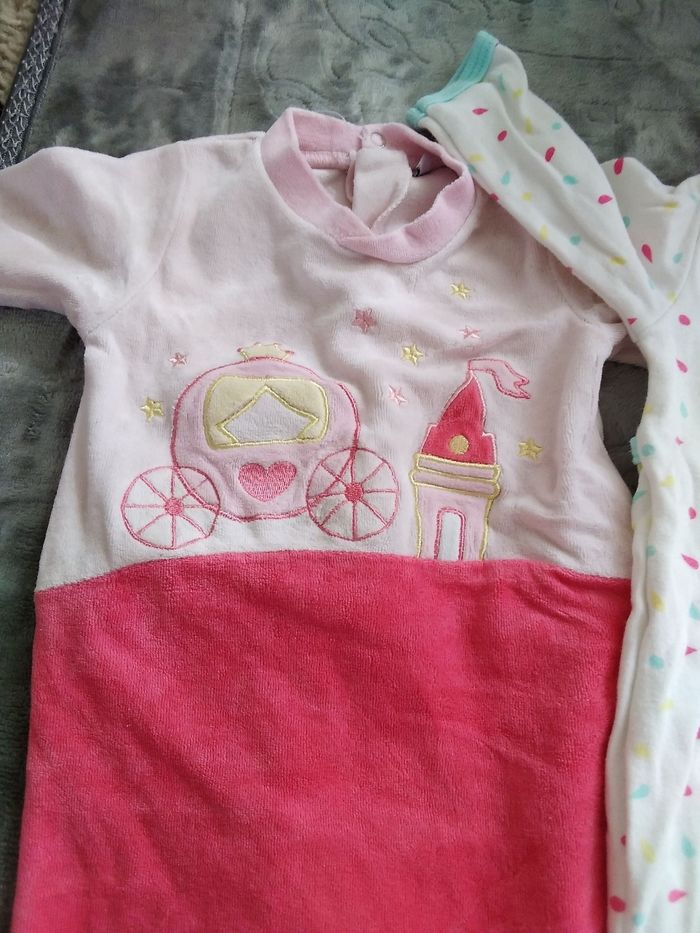 2 grenouillères 6 mois - photo numéro 2