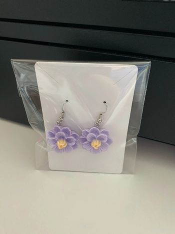 Idée cadeau Noël - Boucles d’oreilles fleurs violettes