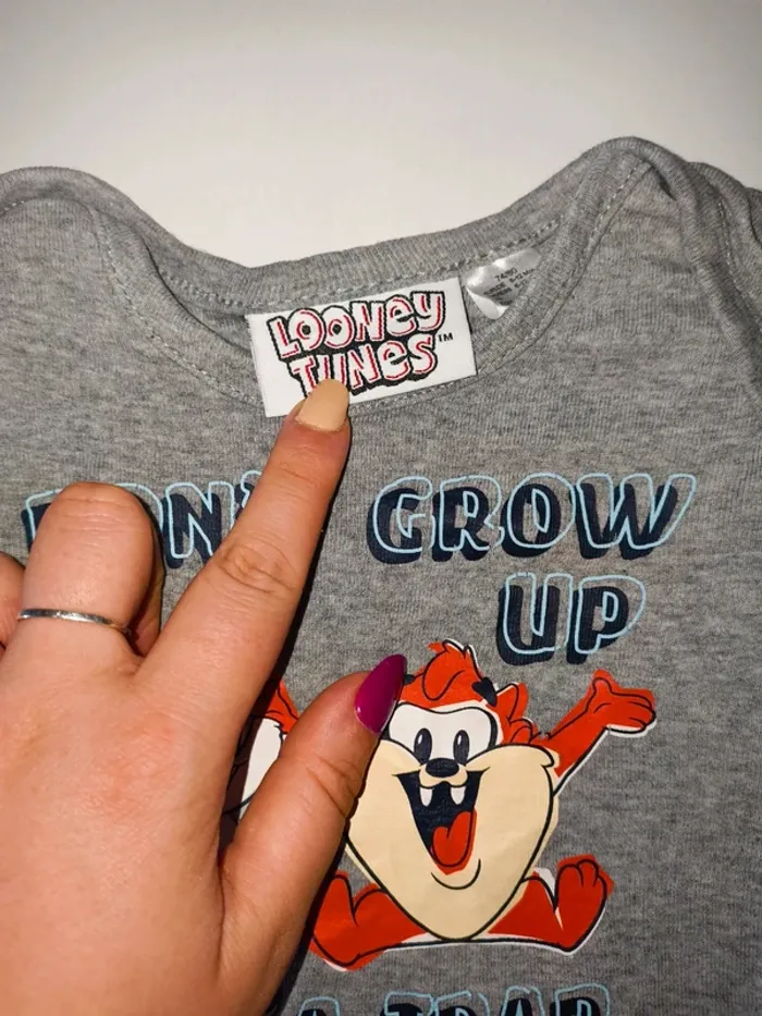 Body 6-12 mois Looney Tunes excellent état - photo numéro 3