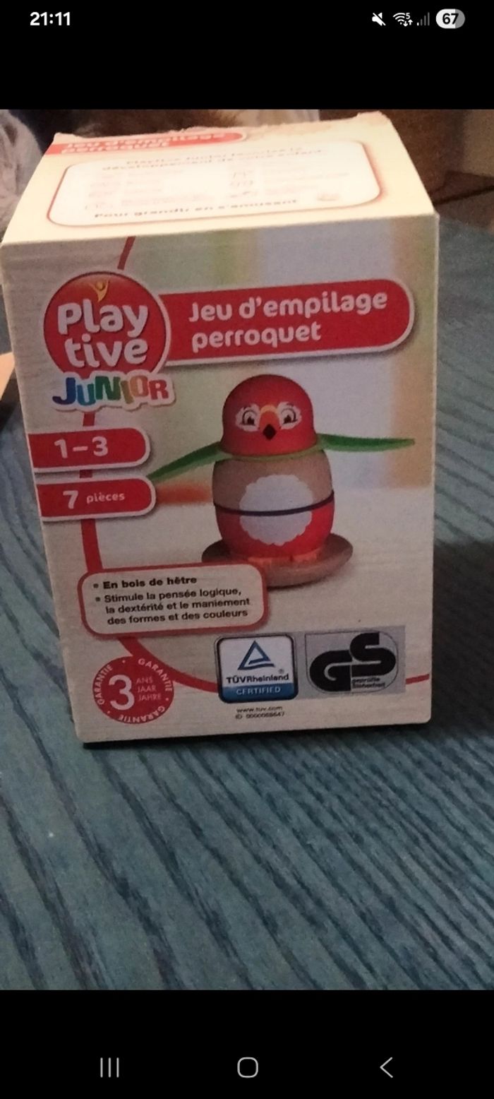 Jeu d’empilage perroquet