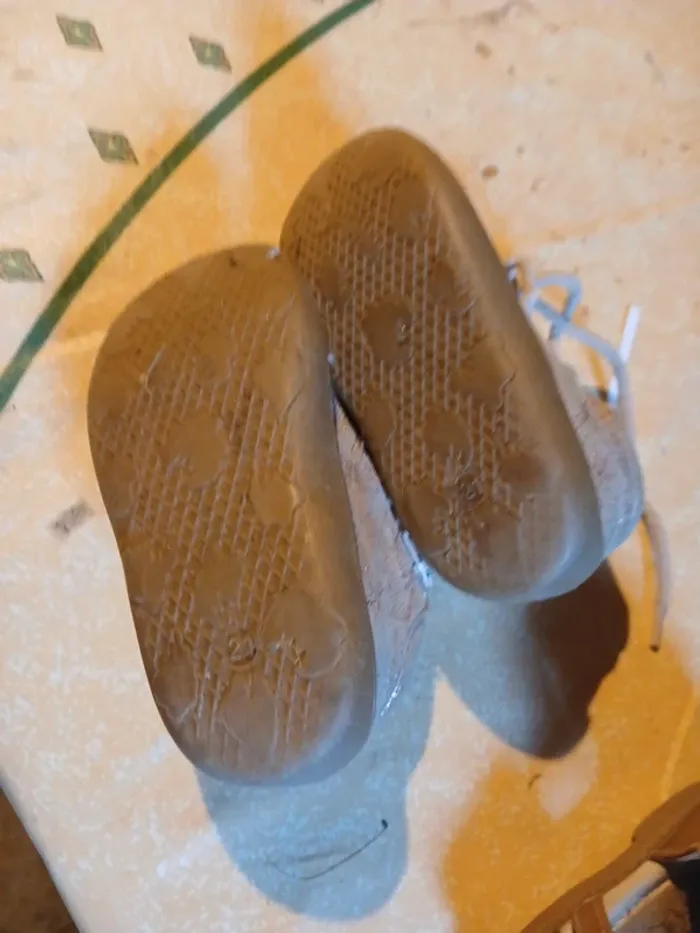 Chaussure enfant t19 et 21 - photo numéro 3