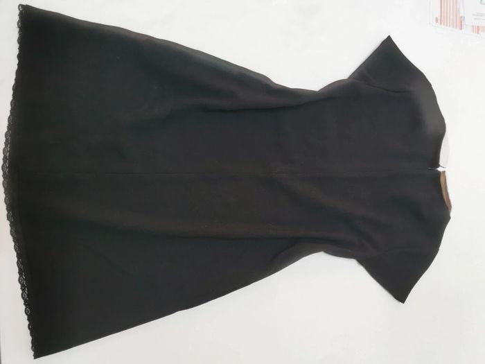 Robe noir droite à col blanc - photo numéro 5