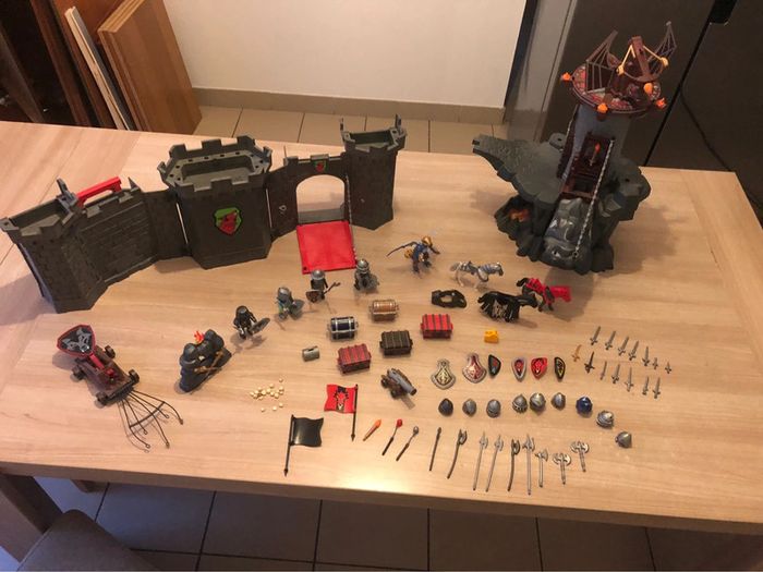 Lot château fort transportable + donjon dragon playmobil