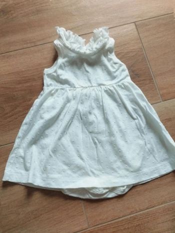 Jolie robe blanche avec body 6 mois Petit Bateau