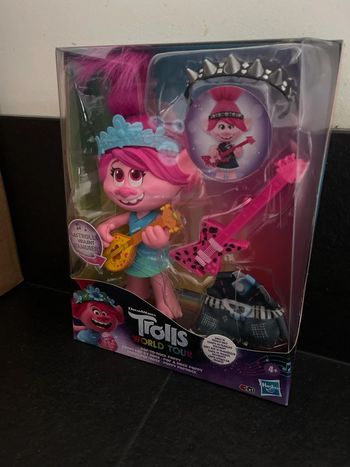 Poupée trolls world tour pop to poppy
